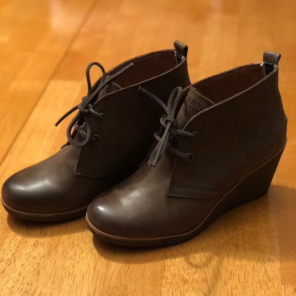 Sperry Shoes - Like new Sperry booties